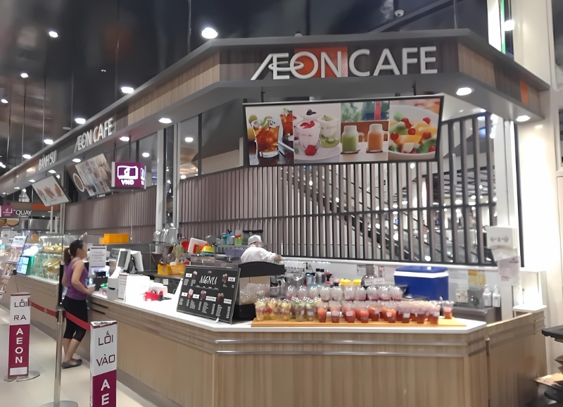 Quầy AEON Cafe chuyên cung cấp các loại thức uống như: Nước ép, trà, cà phê,...